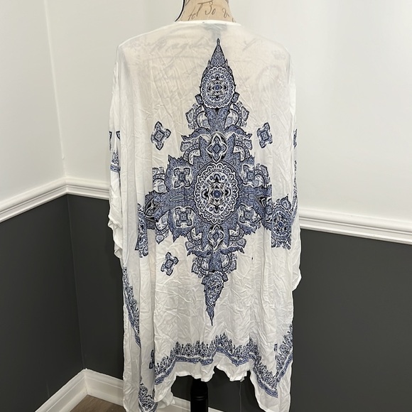 One size Cover Up Summer Blue/White Design - Picture 4 of 6